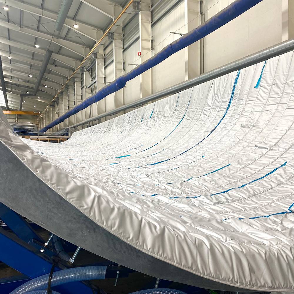 Rotorblattabdeckungen gewährleisten die Qualität und Festigkeit der Rotorblätter von Windkraftanlagen