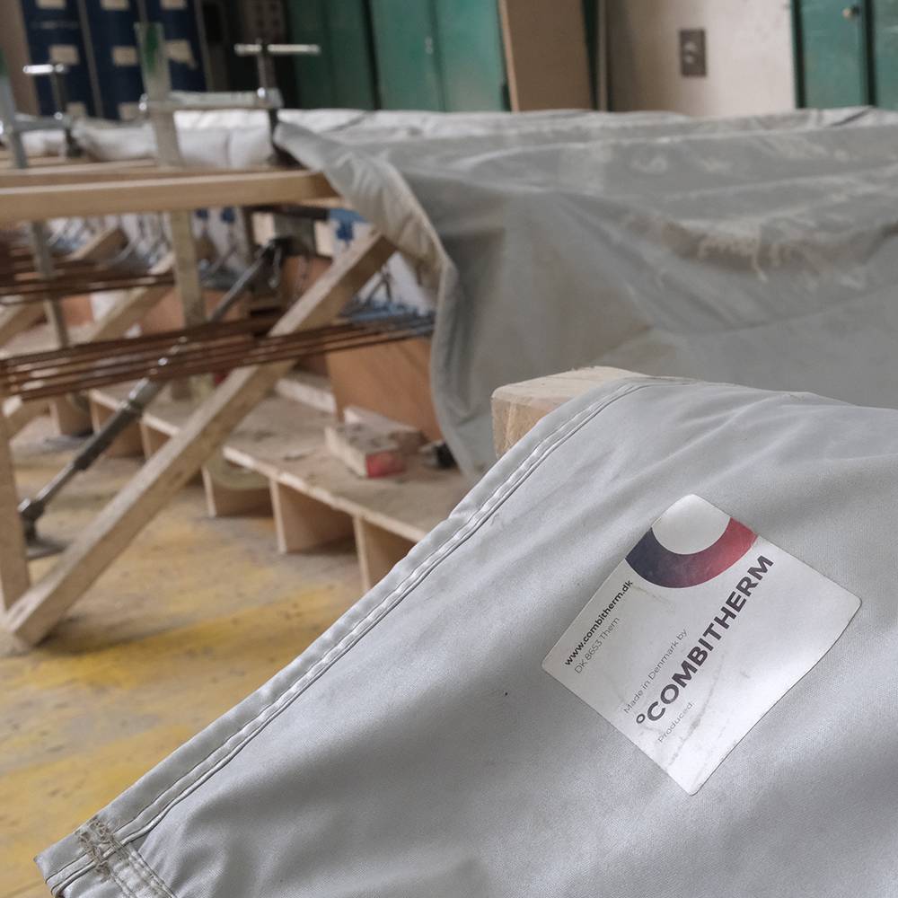 Die Betonelemente im Weber Betonwerk werden mit speziellen Thermo-Betonmatten von Combitherm abgedeckt.